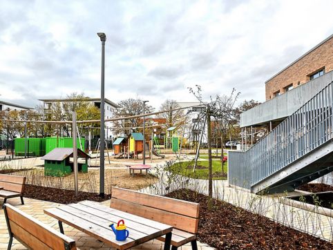 Große Aussenflächen gehören zum neuen Lernzentrum am Welfenplatz in Hannover.