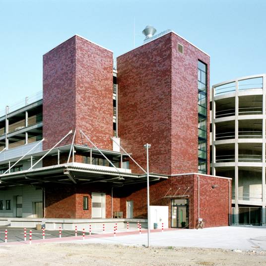 Neubau eines Logistikzentrums mit Parkhaus für das Klinikum Dortmund