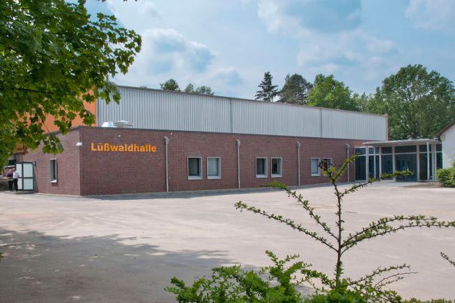 Die neue Halle wird sowohl für den Schul- als auch für den Vereinssport genutzt  (Bilder: Gemeinde Unterlüß / C. König)