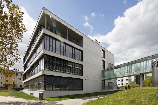 Neubau für 150 Mitarbeiter/innen der Vivida BKK in Villingen-Schwenningen (Bilder: Stammler Architekten)