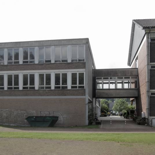 Der Gebäudebestand des Aggertal-Gymnasiums vor der Sanierung