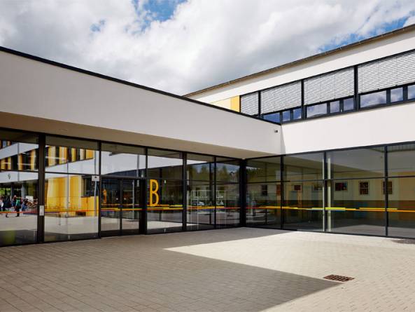 Die neue Verbindung zwischen Sporthalle und ehemaligem „Neubau“