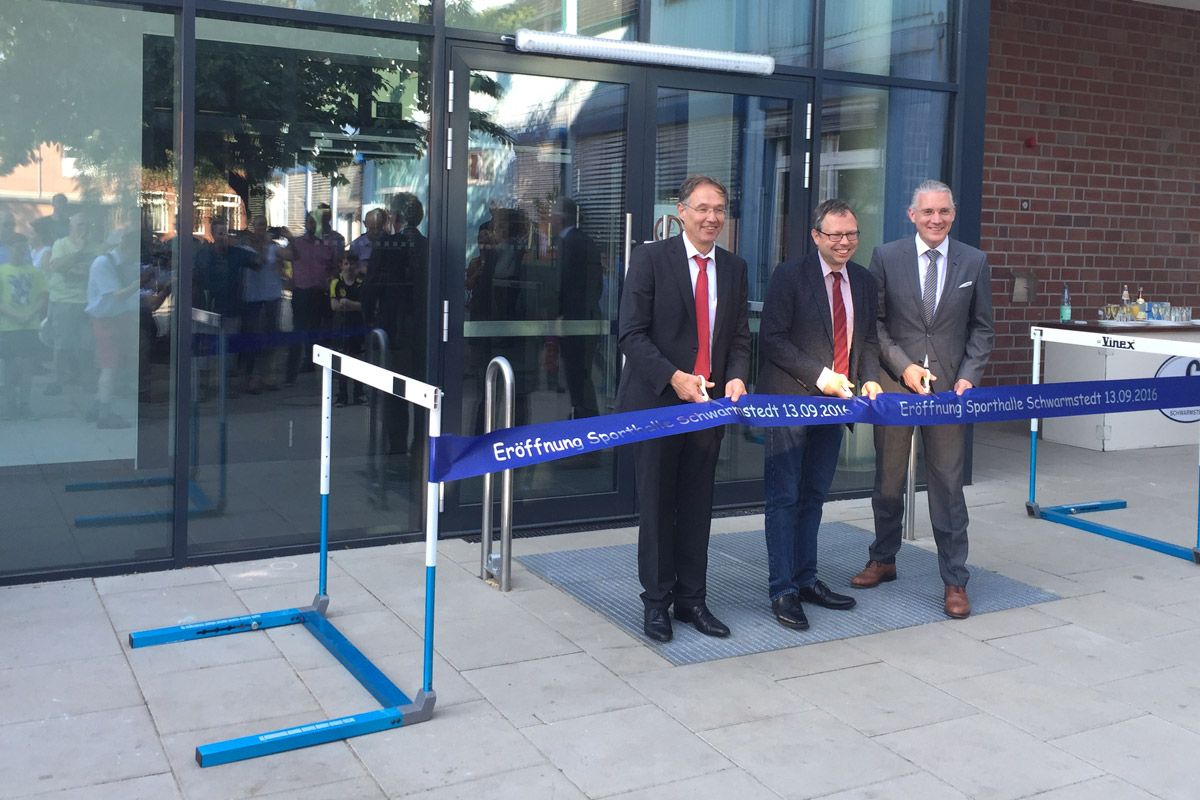 Feierliche Einweihung der Sporthalle in Schwarmstedt Feierliche Einweihung der Sporthalle in Schwarmstedt