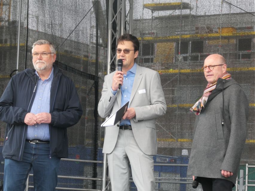 v.l.n.r.: Bezirksbürgermeister Peter Bensmann, Stefan Wismann, Geschäftsführer der Wohn+Stadtbau und Oberbürgermeister Markus Lewe