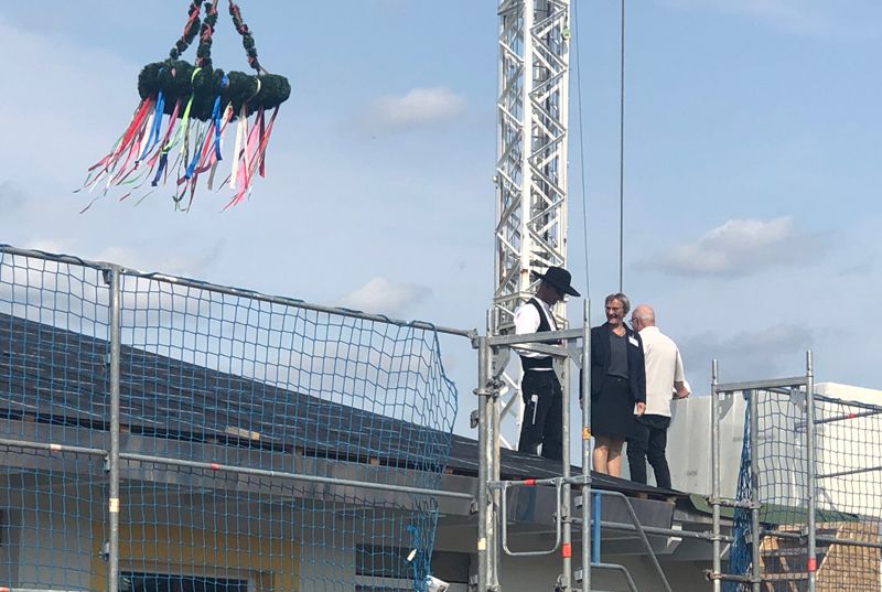 Richtfest für die „Schule ohne Grenzen“ in Berlin-Spandau Richtfest für die „Schule ohne Grenzen“ in Berlin-Spandau